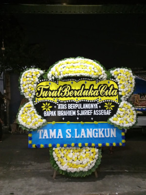 Papan Bunga Duka di Mabar